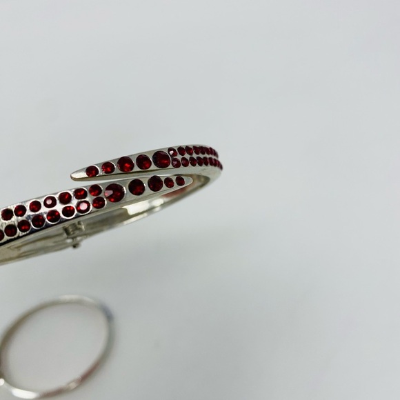 Elegant Blue and Red Bangle Bracelet Set - Picture 4 of 11